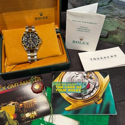 Montre Rolex GMT MASTER II 16713.