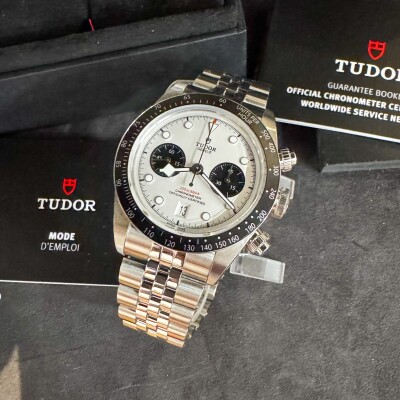 Montre Tudor Black Bay Chronographe 79360N