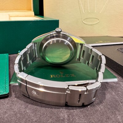 Montre Rolex Oyster Perpetual 39 114300.