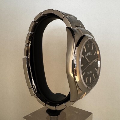 Montre Rolex Oyster Perpetual 39 114300.