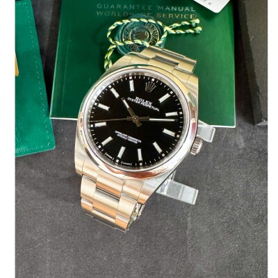 Montre Rolex Oyster Perpetual 39 114300.