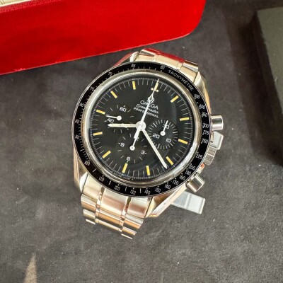Montre Omega Speedmaster Moonwatch Chronographe 145022