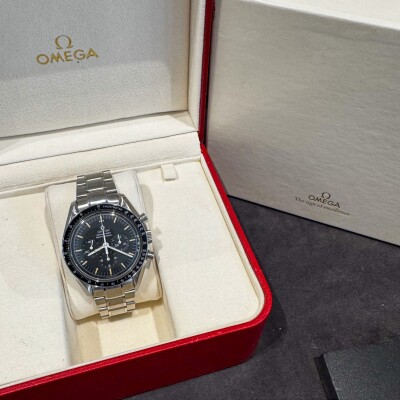 Montre Omega Speedmaster Moonwatch Chronographe 145022