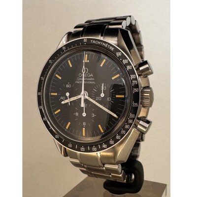 Montre Omega Speedmaster Moonwatch Chronographe 145022