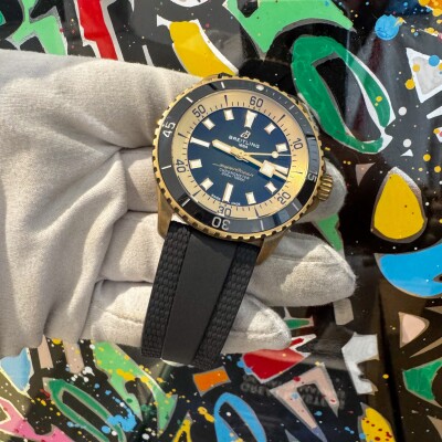 Montre Breitling Superocean Automatic 42 Bronze