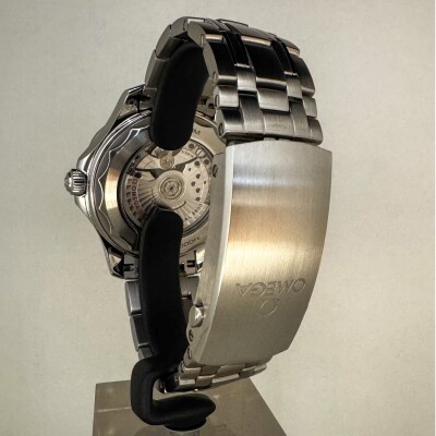 Montre Omega Seamaster Diver 300m.