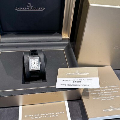 Montre Jaeger LeCoultre Reverso Classique Medium Ultra Thin.