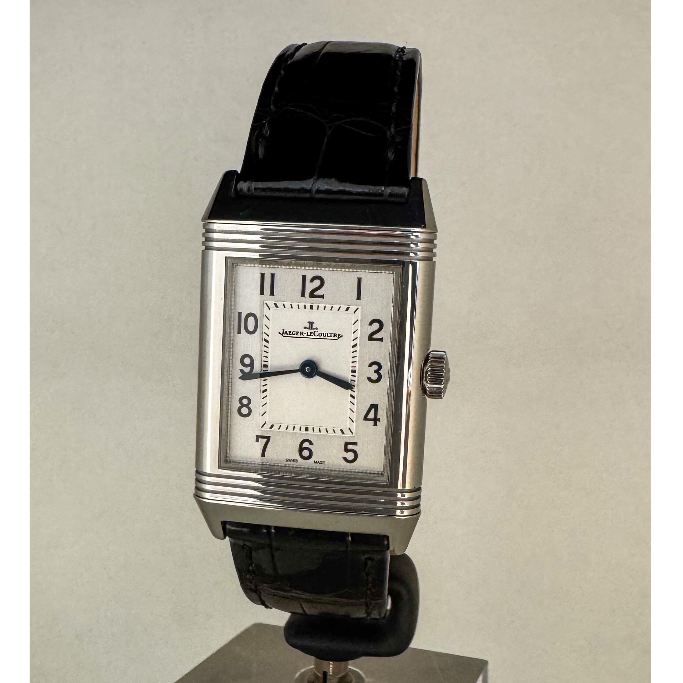 Montre Jaeger LeCoultre Reverso Classique Medium Ultra Thin. vue 9