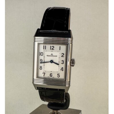 Montre Jaeger LeCoultre Reverso Classique Medium Ultra Thin.