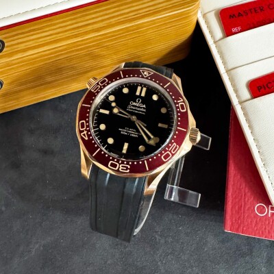 Montre Omega Seamaster Diver 300 Bronze Gold.