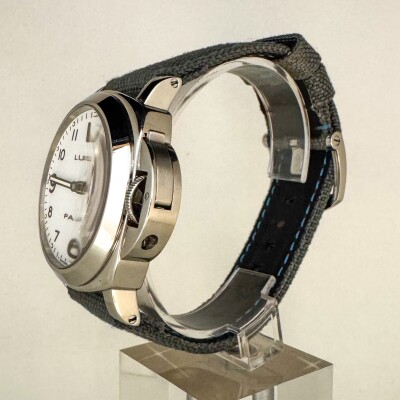 Montre Panerai Luminor Base PAM00010.