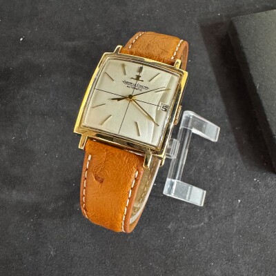 Montre Jaeger LeCoultre Square Or jaune.