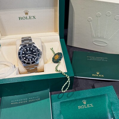 Montre Rolex Submariner no Date 124060.