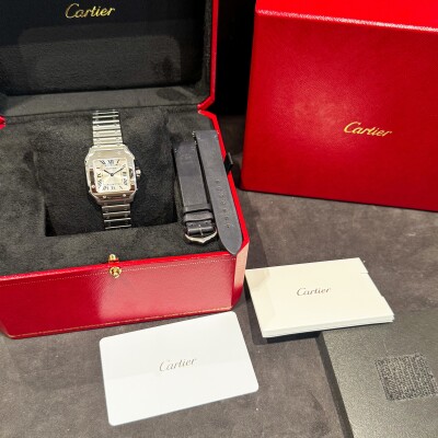 Montre Cartier Santos de Cartier Petit modèle WSSA0082.