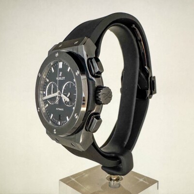 Montre Hublot Classic Fusion Chronograph Black Magic 42mm
