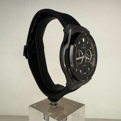 Montre Hublot Classic Fusion Chronograph Black Magic 42mm