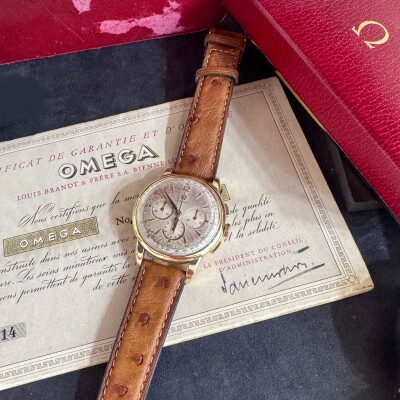 Montre Omega Vintage Chronographe 2466.