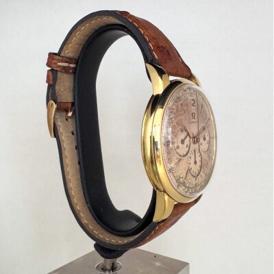 Montre Omega Vintage Chronographe 2466.