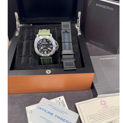Montre Panerai Luminor Submersible PAM00024.