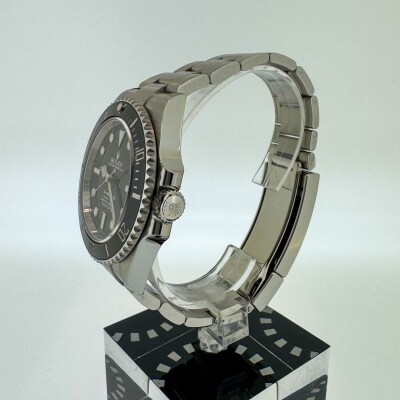 Montre Rolex Submariner No Date 124060.