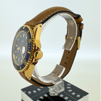 Montre Rolex Submariner Date 16808.