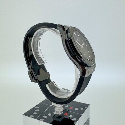 Montre Hublot Classic Fusion Black Magic 42mm