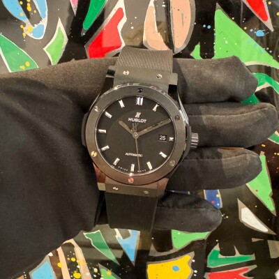 Montre Hublot Classic Fusion Black Magic 42mm
