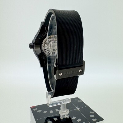 Montre Hublot Classic Fusion Black Magic 42mm