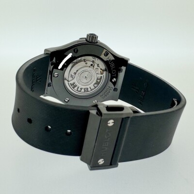 Montre Hublot Classic Fusion Black Magic 42mm