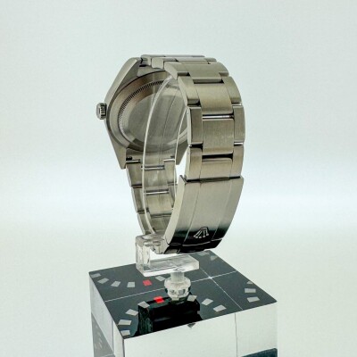 Montre Rolex Oyster Perpetual 39 114300.