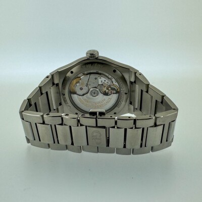 Montre Girard-Perregaux Laureato 81010.