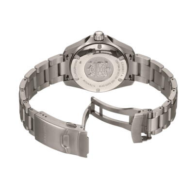 Montre Certina DS Action 38 Titane C048.807.44.081.00