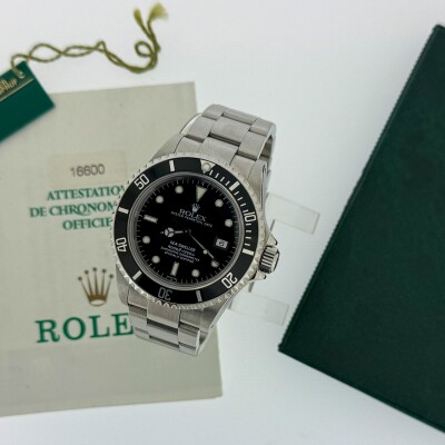 Montre Rolex Sea Dweller 16600.