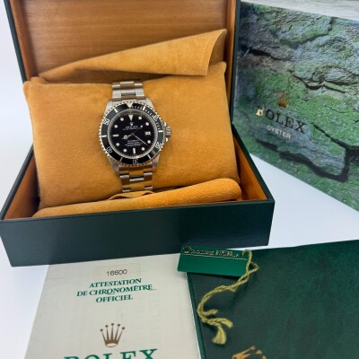Montre Rolex Sea Dweller 16600.