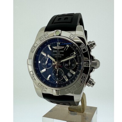 Montre Breitling Chronomat 44 Chronographe AB0110.