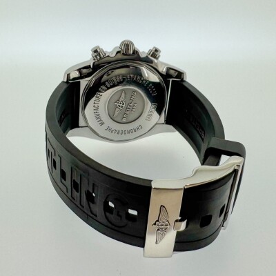 Montre Breitling Chronomat 44 Chronographe AB0110.