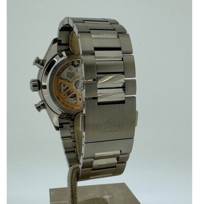 Montre Tag Heuer Carrera Chronographe H02 CBN2011.