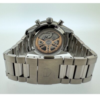 Montre Tag Heuer Carrera Chronographe H02 CBN2011.