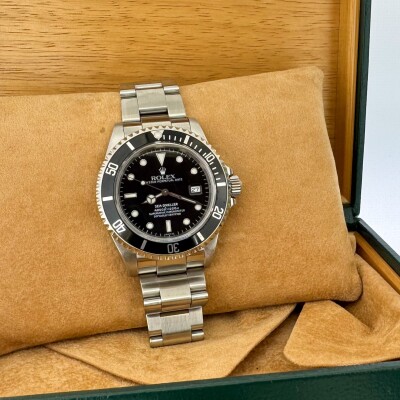 Montre Rolex Sea Dweller 16600.