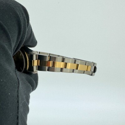 Montre Rolex Oyster Perpetual 26 67193.