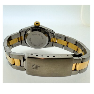Montre Rolex Oyster Perpetual 26 67193.