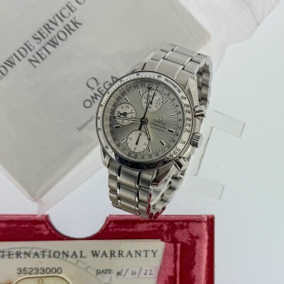 Montre Omega Speedmaster Triple Calendar 35233000.
