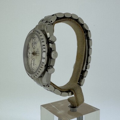 Montre Omega Speedmaster Triple Calendar 35233000.