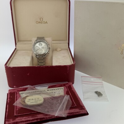 Montre Omega Speedmaster Triple Calendar 35233000.