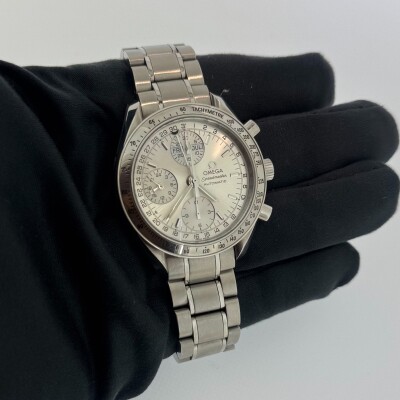 Montre Omega Speedmaster Triple Calendar 35233000.