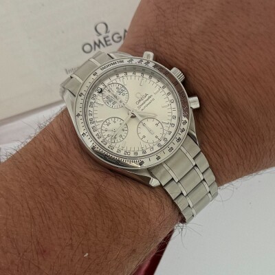 Montre Omega Speedmaster Triple Calendar 35233000.