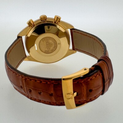 Montre Omega Speedmaster Moonphase Or jaune.