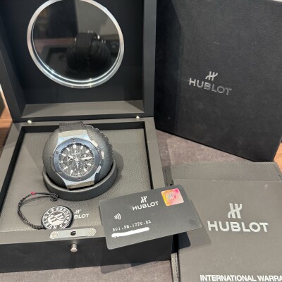 Montre Hublot Big Bang Chronographe Ceramic Steel.
