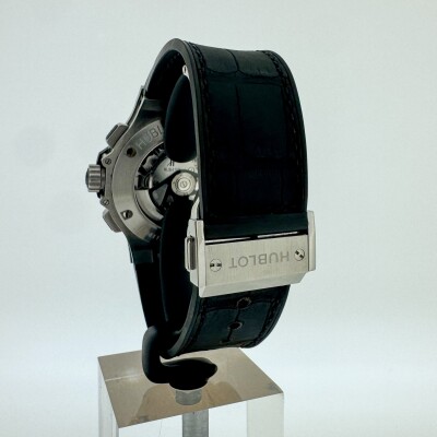 Montre Hublot Big Bang Chronographe Ceramic Steel.