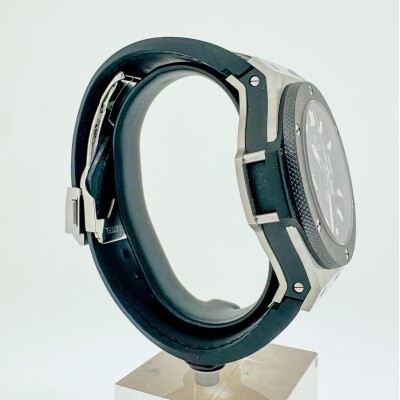 Montre Hublot Big Bang Chronographe Ceramic Steel.